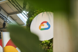 NIKLAS SANDERS
KONZEPT TEXT STRATEGIE